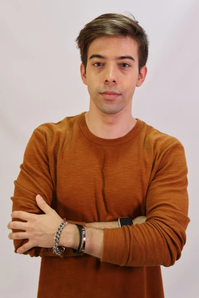 Jovem afenciado da Valenet Produções